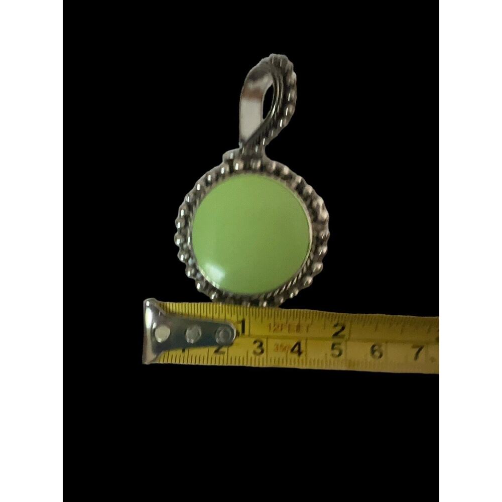 Vintage Bright Clover Green Enamel And Silver 2” Pendant - Picture 13 of 14
